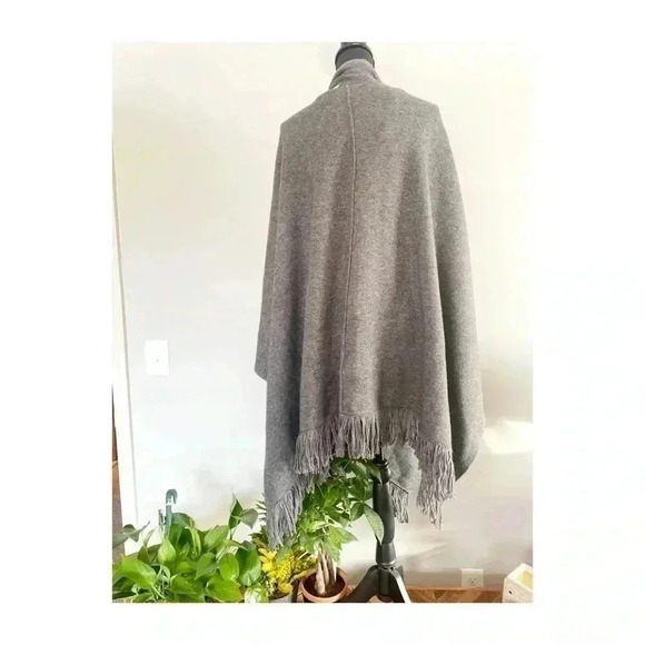Sale Mankind Fringe Edge Orchard Mile Wrap Poncho - Picture 7 of 9